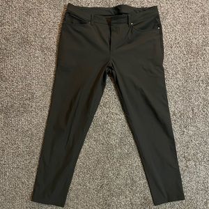 Dark army, green Lululemon slim-fit ABC warpstreme